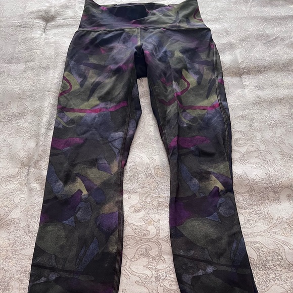 Lululemon Train Times 7/8 tights - Picture 1 of 3